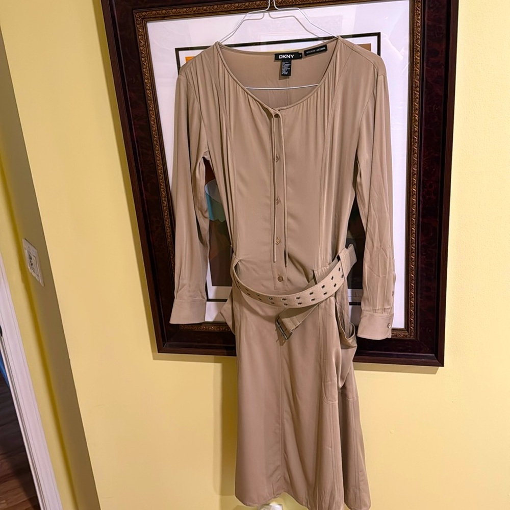 DKNY from Begdorf Goodman, 90% silk. Beige long sleeve. Worn once